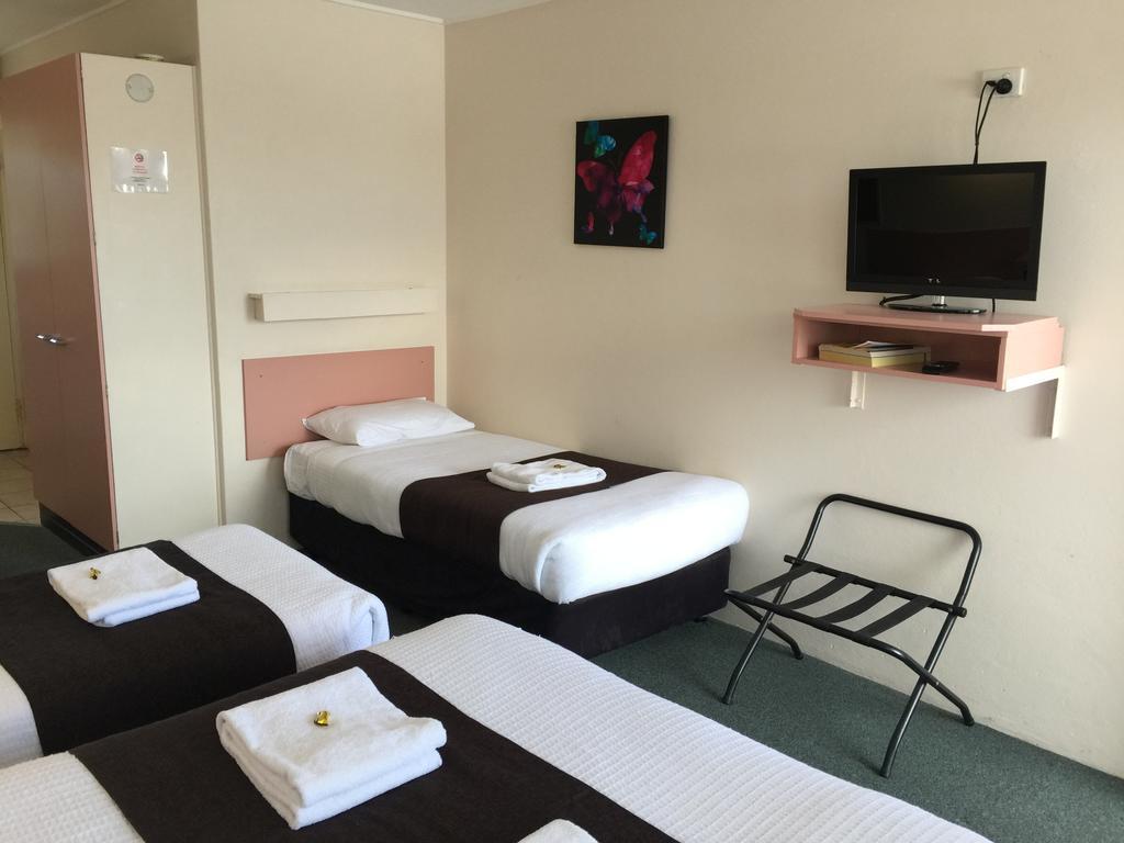 Caloundra Suncourt Motel חדר תמונה