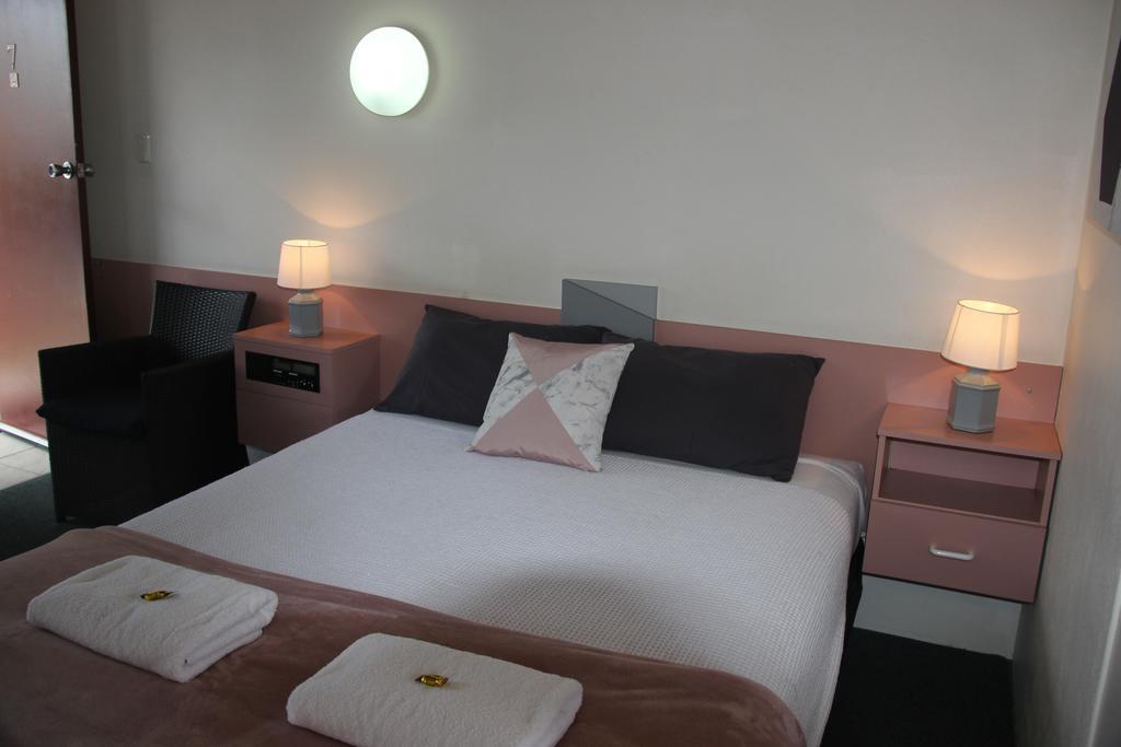 Caloundra Suncourt Motel חדר תמונה