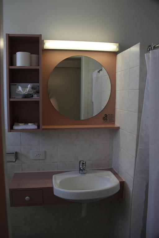 Caloundra Suncourt Motel חדר תמונה