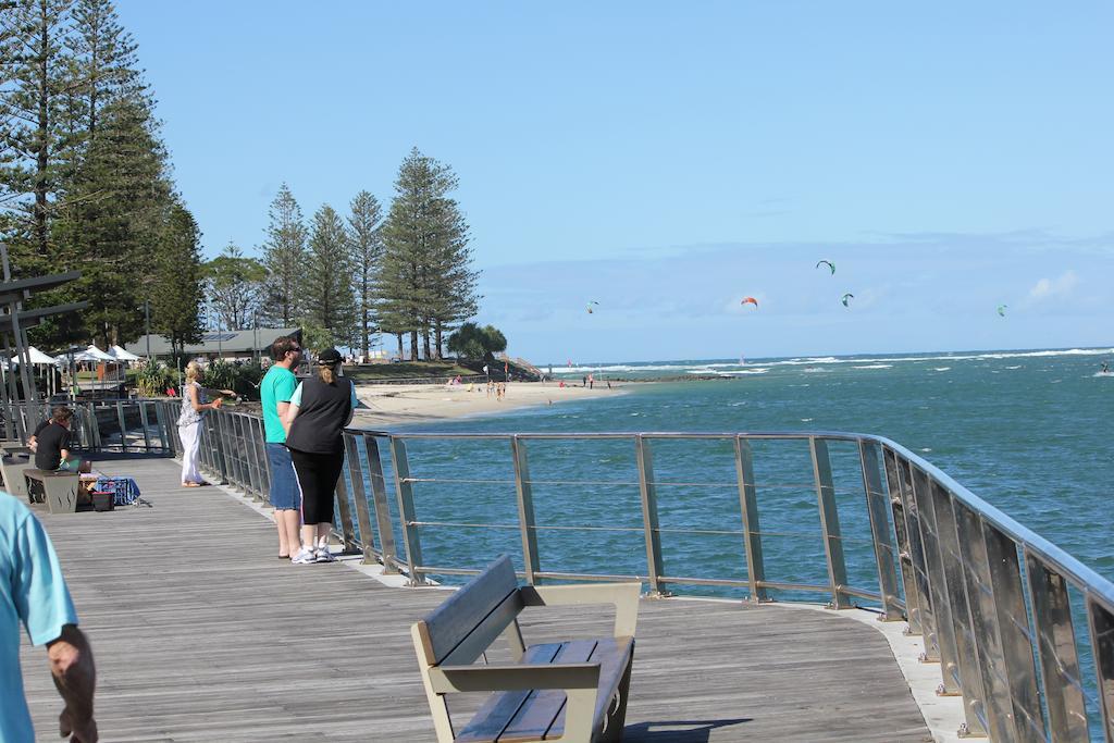 Caloundra Suncourt Motel מראה חיצוני תמונה