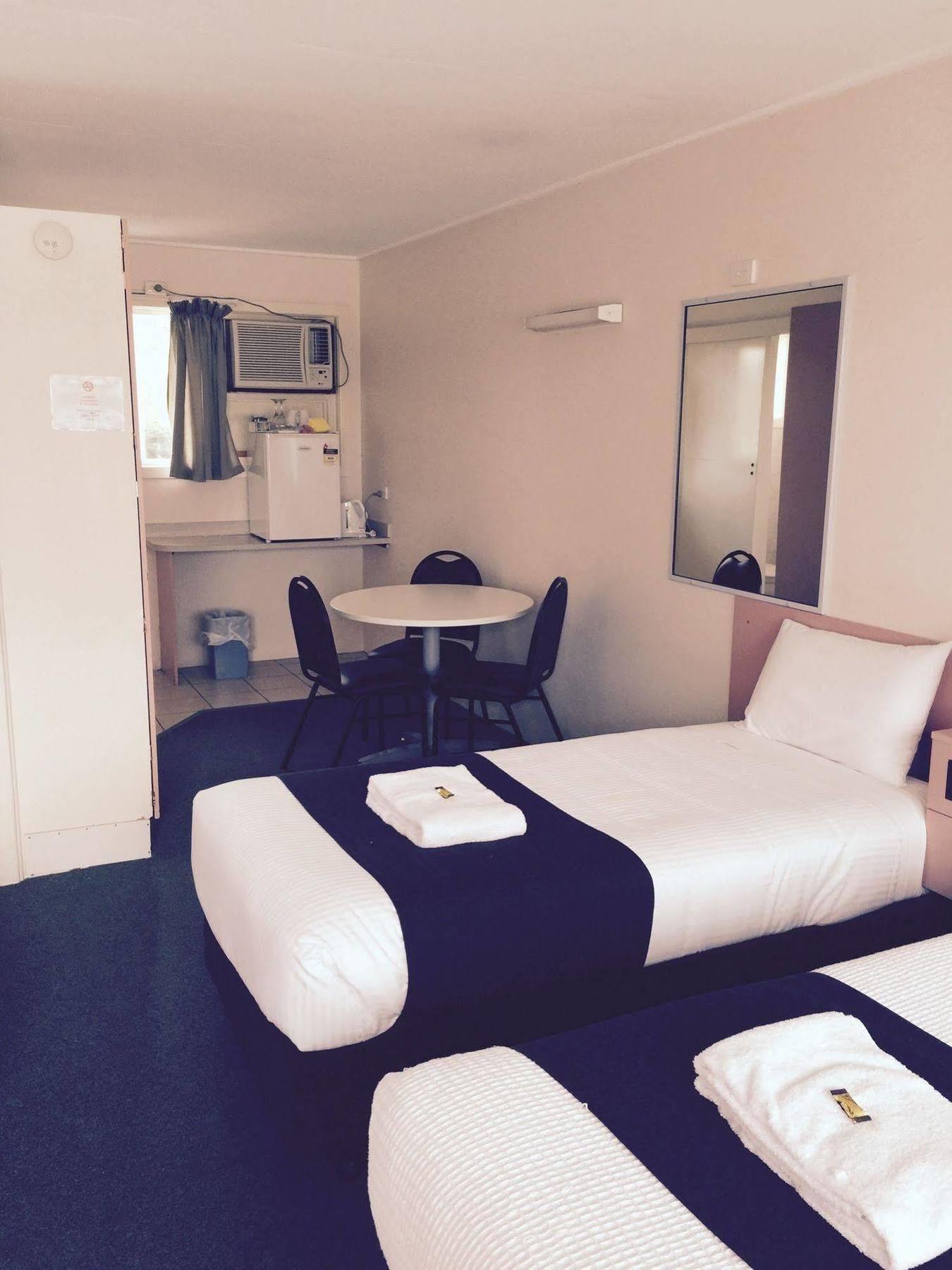 Caloundra Suncourt Motel מראה חיצוני תמונה